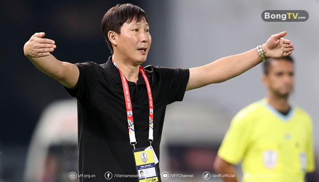HLV Kim Sang-sik trẻ hóa đội hình tuyển Việt Nam.