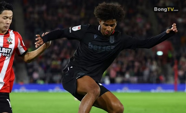 Dixon là trung vệ khá tiềm năng của bóng đá Anh.