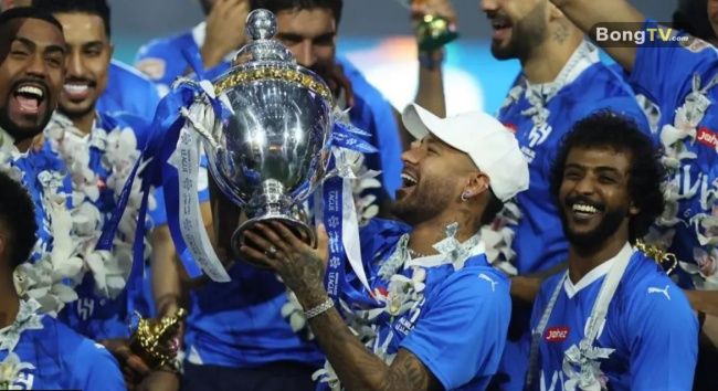 Al-Hilal liên tục nổ bom tấn trên TTCN.