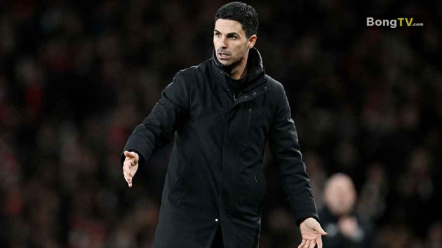 Arteta đáp trả những chỉ trích nhắm vào Arsenal.
