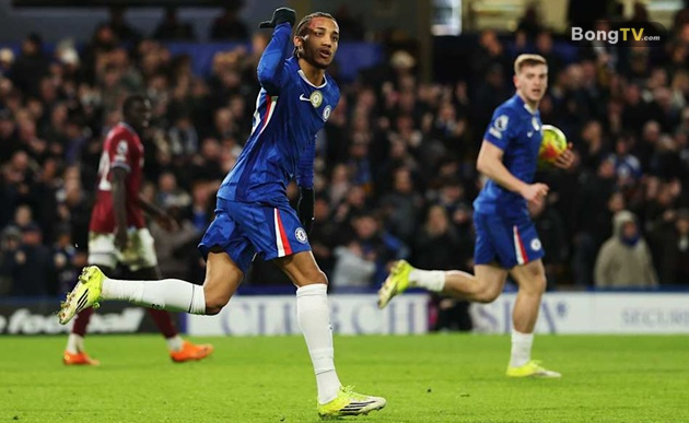 Pedro ghi bàn giúp Chelsea ngược dòng trước West Ham.